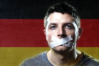 Rasistické příspěvky mají „peška“. Facebook najímá v Německu  „mazače“