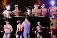 Brr, podívejte se: Otužilci si v prosinci zaplavali ve Vltavě