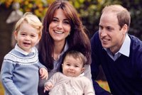 Veselé Vánoce přejí Kate, William, George a Charlotte: Pohlednicí z podzimu...