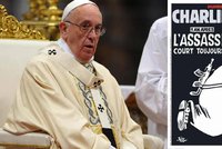 Výroční vydání Charlie Hebdo rozzuřilo církev: Je to urážka, zní z Vatikánu