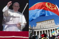 Tisíce uprchlíků při modlitbě. „Nenechte si vzít naději,“ žehnal papež