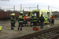 Sebevrah skočil u Všenor pod vlak: Muž šílenou srážku přežil!