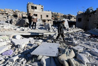 Bombardování zničilo dvě nemocnice v Sýrii. Nejméně 19 lidí zahynulo