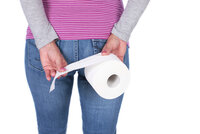 Nedostatek toaletního papíru? V nemocnici se utírali zdravotní dokumentací pacientů