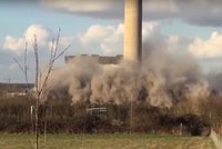 Tragédie na jihu Anglie: Zřítila se elektrárna, zahynul nejméně jeden člověk