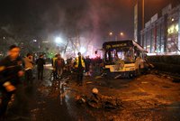 Teror v Turecku si vyžádal už 37 mrtvých. Bombu cestujícím nastražila žena