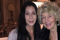 Bude nám 70 a 90 let: Cher se pochlubila čilou maminkou