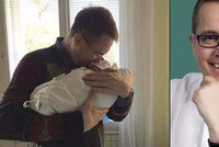 Hrdý otec Roman Šmucler: První foto s novorozeným synem Karlem Josefem!