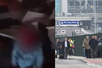 Srdceryvné video: Zakrvácená holčička plakala nad mrtvou maminkou na bruselském letišti