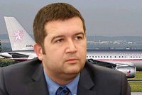 Vládní letka v potížích: „Hamáčkův“ airbus měl problém při přistání