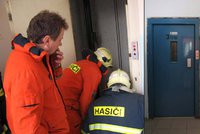 V Česku jsou desetitisíce nebezpečných výtahů. Chybí předpis, míní odborníci