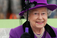 Alžběta II. oslaví devadesátiny. Známe královniny záliby, slabosti i číslo bot