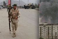 Mrtví a přes 200 zraněných v centru Kábulu. Atentátník útočil autem s trhavinou