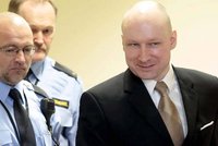 „Chtějí, abych se zabil.“ Vrah Breivik uspěl se stížností na vězeňské podmínky