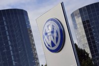 Vedení Volkswagenu je rekordně „ve vatě“. Automobilka sama v obří ztrátě
