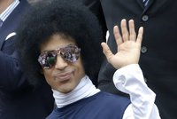 Policie zveřejnila hovor z tísňové linky po nálezu těla Prince (†57): Chaos nad tělem legendy!