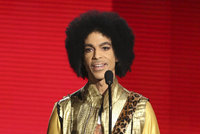 Patologové potvrdili: Zpěvák Prince zemřel po předávkování léky!