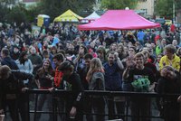 Odreagování před zkouškovým: Studenti pořádají open air festival Mezi bloky