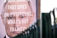 Kampaň proti šmírování občanů: Brity straší na plakátech „bubákem“ Putinem