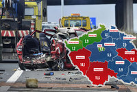 Statistiku smrti na silnicích vede Plzeňsko. V Praze se spíš odírají plechy