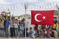 Turecko prý posílá do EU nemocné migranty. Vzdělané Syřany si nechává