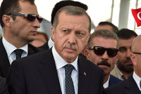 Turecko hrozí EU vycouváním z dohod. Evropany obviňuje z „dvojího metru“