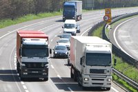 Praha narazila se zákazem vjezdu kamionů do města. Zvažuje automatické pokuty