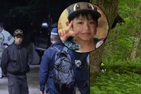 Rodiče chtěli potrestat 7letého syna. Nechali ho samotného v lesích!