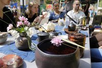 Milovníci čaje v Praze už poosmé: Na Vyšehradě proběhne o víkendu Čajomír Fest