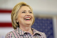 Clintonová utekla o fous stíhání. FBI ji za tajné e-maily jen pokárala