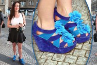 Hvězda seriálu Ohnivý kuře Leichtová: V modrých bagančatech si zkrátila nohy!