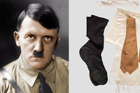 Hitlerovy ponožky můžete vydražit v aukci, jdou do ní i Göringovy bory