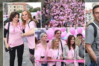 Pochod proti rakovině odstartovaly celebrity: Vojtek s milenkou, Csáková si po svém zmalovala triko!
