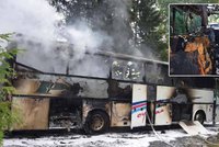 Ohnivé peklo: Autobus do Třebíče s 53 cestujícími začal hořet za jízdy!