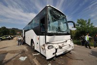 Český autobus se školáky shořel v Rakousku, děti utíkaly před plameny