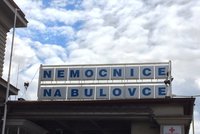 Velký zásah kriminalistů v Česku: Na Bulovce zadrželi šéfa nemocnice