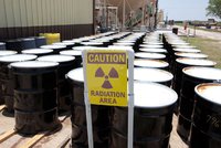 Zločinci chtěli prodávat radioaktivní uran, kdo ho měl použít?