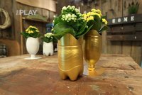 Neskutečná proměna: Láďa Hruška udělá z obyčejné PET lahve nádherný zlatý květináč