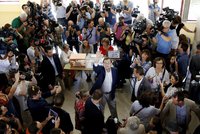 Španělé po půlroce opět volí parlament. Vysoké šance má radikální levice