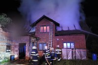 Na Semilsku shořel rodinný dům: Hasiči v něm našli ohořelé tělo majitele