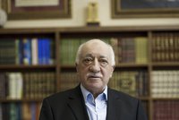 Smrt, strach a politický chaos v Turecku: Má vše na svědomí Fethullah Gülen?