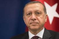 Pokus o puč v Turecku: Prezident Erdogan vyhlásil tříměsíční výjimečný stav