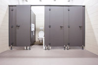 V Paříži testují nové veřejné toalety. Úlevu lidem nabídnou jen přes noc