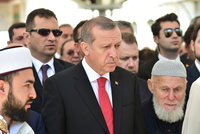 Erdogan: Může dojít ke změnám v ústavě i prodloužení výjimečného stavu