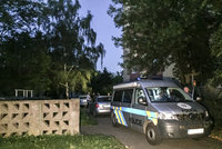 V pražském bytě našli mrtvou ženu: Policie odvezla v poutech oznamovatele