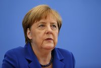 Merkelová na grilu: Atentátníci si hráli na uprchlíky a vysmáli se nám