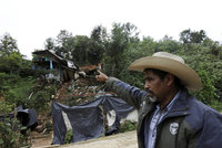 Tropická bouře v Mexiku si vyžádala už 45 mrtvých, po zavalených pátrají