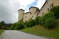 Nejstrašidelnější hotel v Rakousku nabízí netopýry, templáře a historii plnou krve