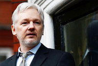 Assange má „přiškrcený“ internet. Ekvádor se nechce vměšovat do voleb v USA