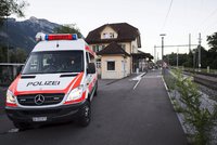 Agresor ze švýcarského vlaku, který napadl cestující hořlavinou a nožem: Útočil náhodně